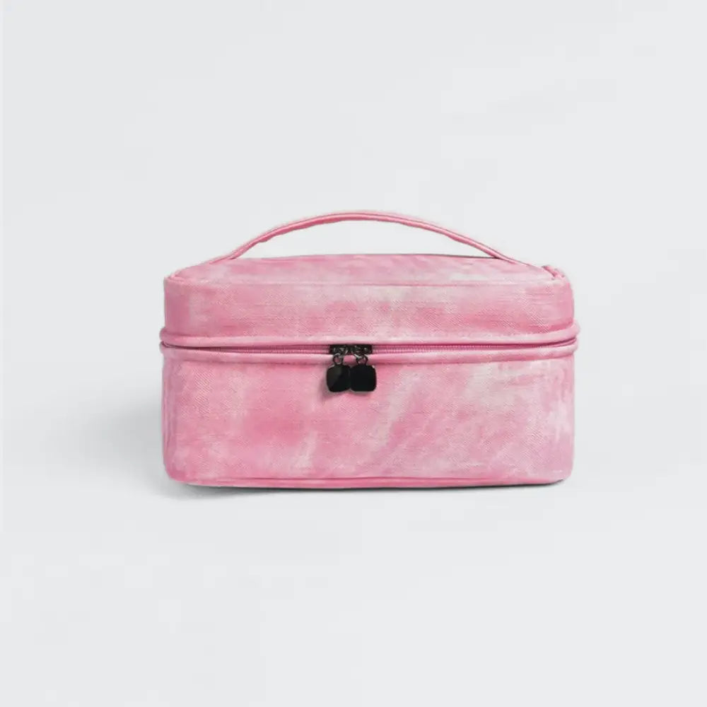 trousse de toilette en tissus rose fond blanc