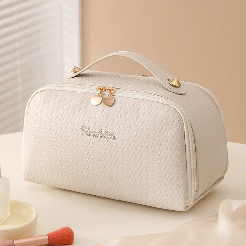 trousse de toilette femme luxe beige