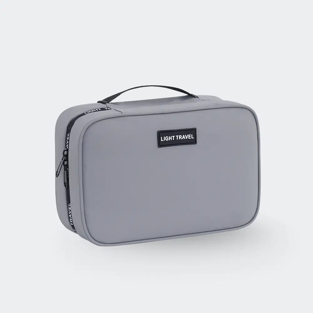 trousse de toilette homme compartiment fond blanc